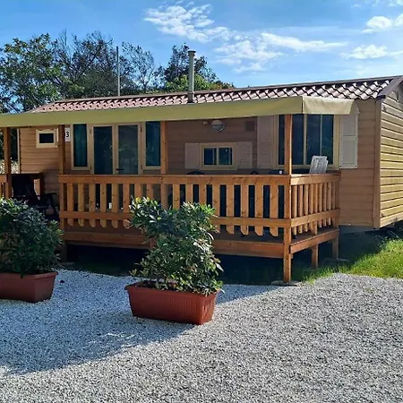 Campsitechalet In Near Sea Incl Airco Dağ evi Viareggio