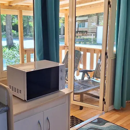 Campsitechalet In Near Sea Incl Airco Chalet Viareggio